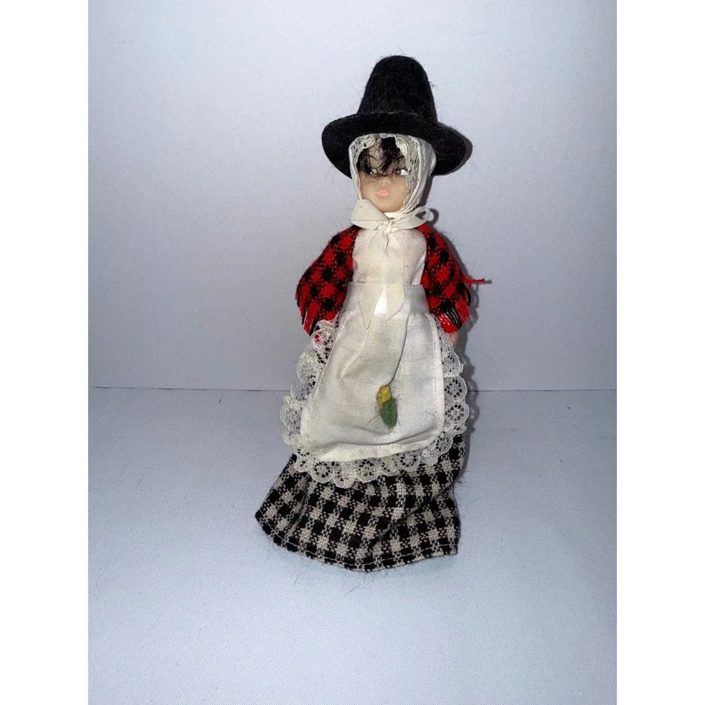 Vintage Welsh Souvenir Doll Traditional Folk Costume Black Felt Hat 8.5 Inch